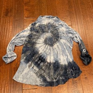🔴 NWT Parsley & Sage Tie Dye Button up Top